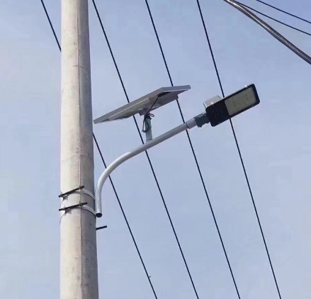 抱箍太阳能路灯