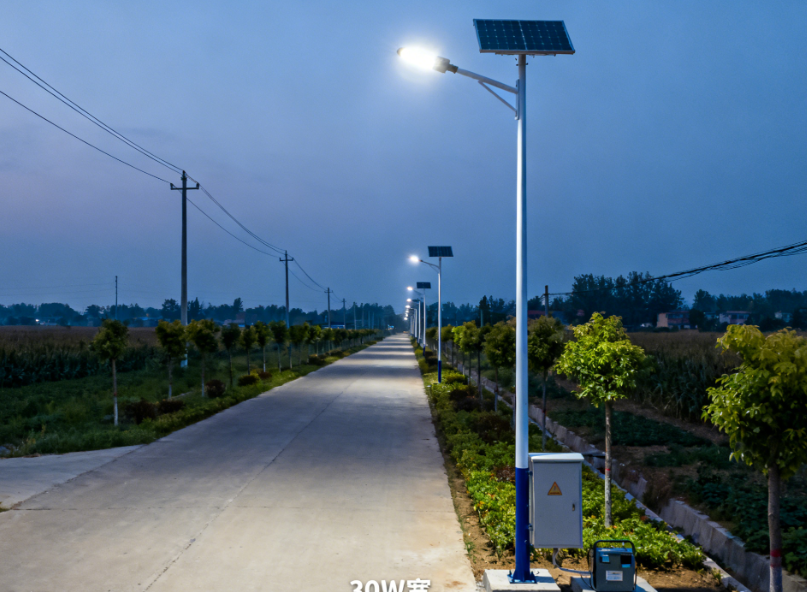 名祥光电太阳能路灯：天气影响下的稳定照明保障
